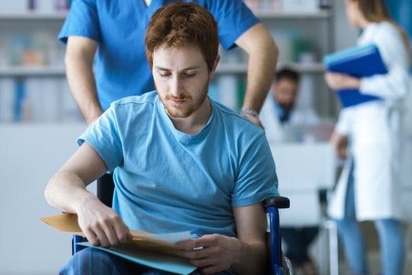 are spinal cord injuries permanent or temporary